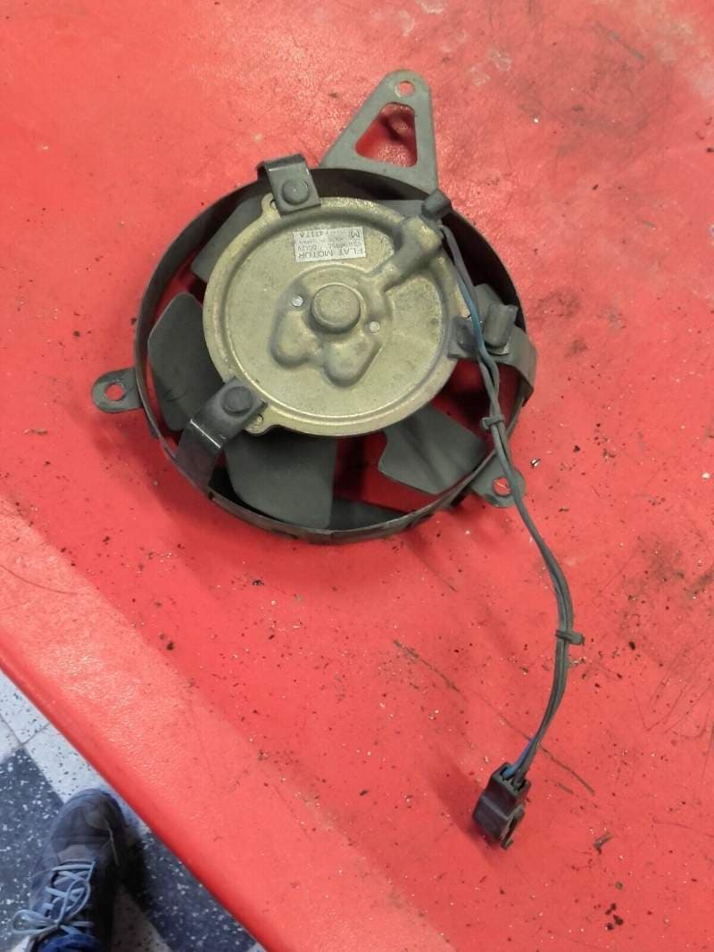 ventilateur de radiateur Yamaha 600 FZR 4jh 94-95 — photo 2/2