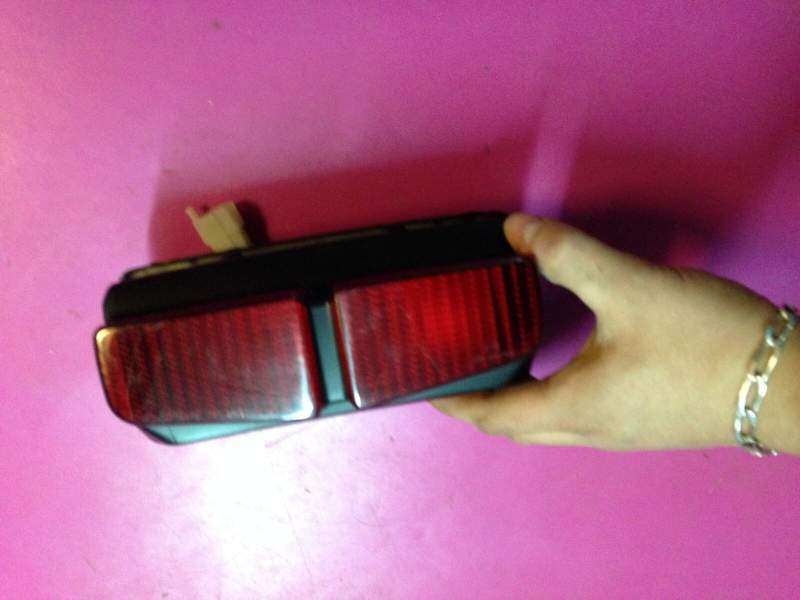 feu stop arriere rouge Yamaha 600 Fazer FZS — photo 1/3