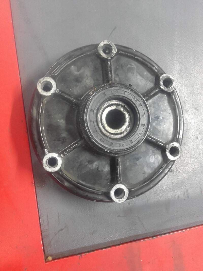 Porte couronne Yamaha 600 Fazer FZS — photo 1/2