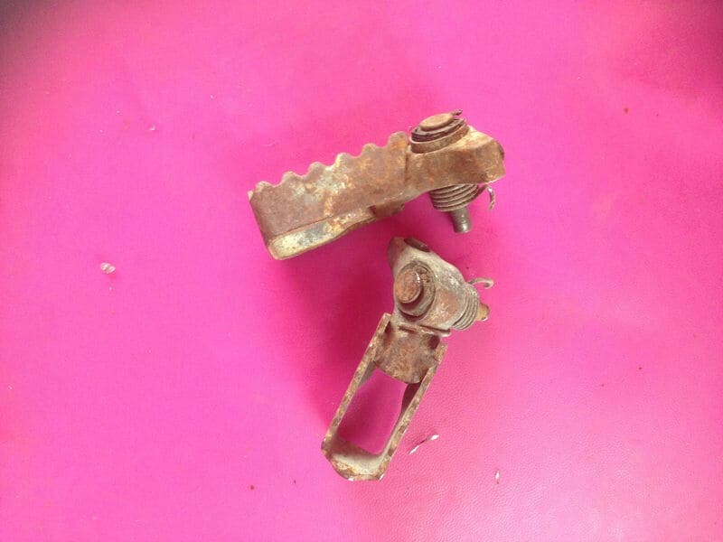 Cales pieds avant droit et gauche Honda 125 NX Transcity jd12 — photo 1/1