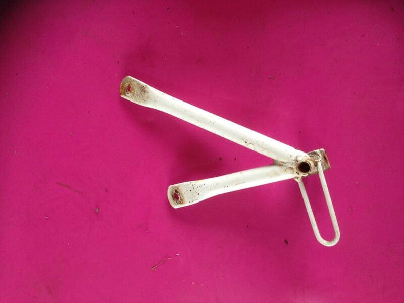 Platine de cale pied passager arrière gauche Honda 125 NX Transcity jd12 — photo 1/1
