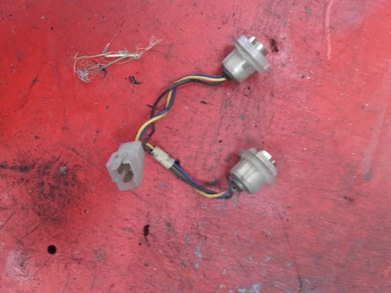 faisceau de feu arrière Yamaha 400 XJ 4v7 — photo 1/1