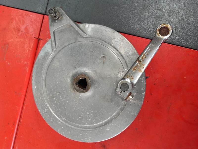 flasque de frein arrière à tambour Yamaha 400 XJ 4v7 — photo 2/2