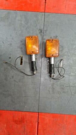 paire de clignotants avant droit et gauche Yamaha 400 XJ 4v7 — photo 1/2