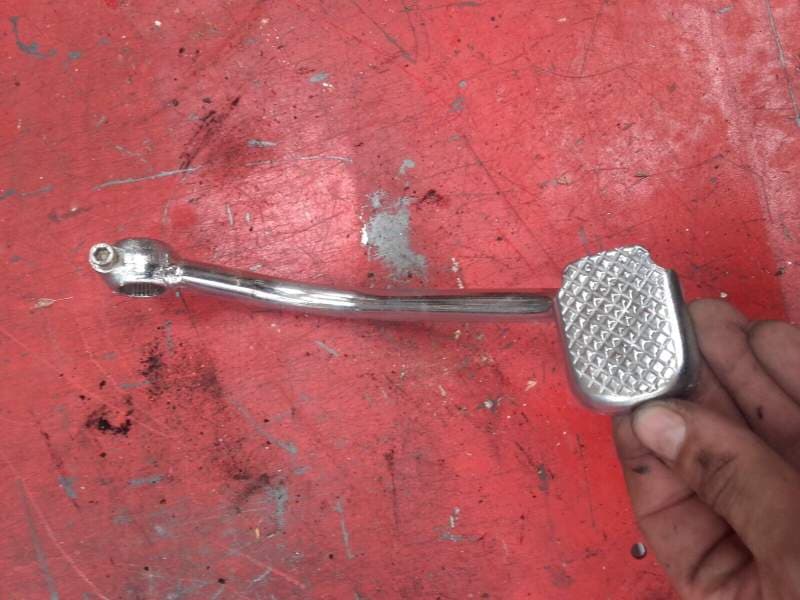 pédale de frein arrière Yamaha 400 XJ 4v7 — photo 2/2