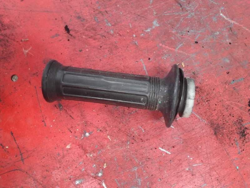 poignée d’accélérateur tube de gaz Yamaha 400 XJ 4v7 — photo 1/2