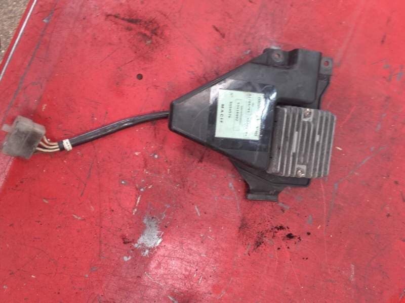 régulateur redresseur de tension Yamaha 400 XJ 4v7 — photo 1/2