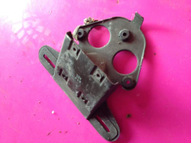 support feu arriere et e plaque Yamaha 400 XJ 4v7 — photo 1/1