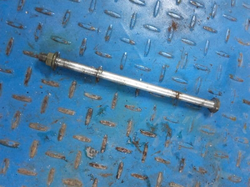 axe de bras oscillant Yamaha 125 SR 10F — photo 1/1
