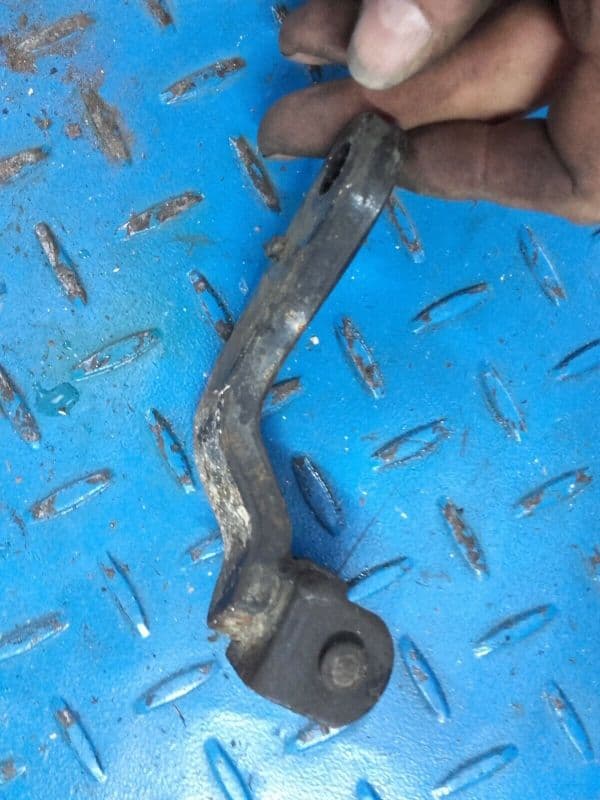cale pied avant gauche Yamaha 125 SR 10F — photo 2/2