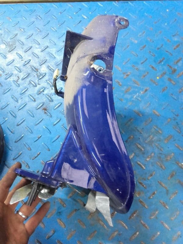 carénage garde boue arrière avec feu Yamaha 125 SR 10F — photo 3/4