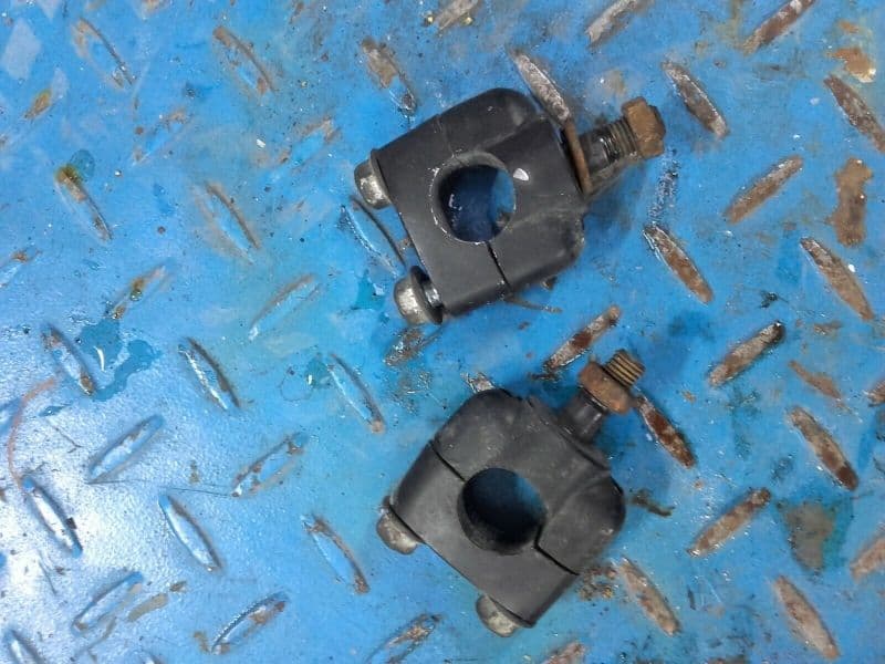pontets de guidon Yamaha 125 SR 10F — photo 1/1