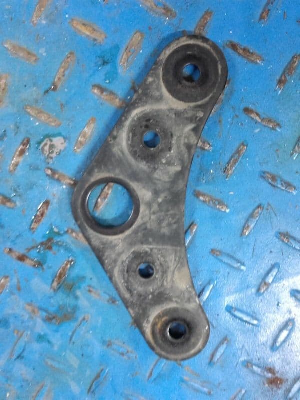 té de fourche superieur Yamaha 125 SR 10F — photo 1/2