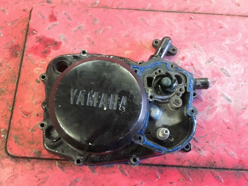 carter d’embrayage avec pompe a eau Yamaha 125 DT DTLC 1hr — photo 1/2