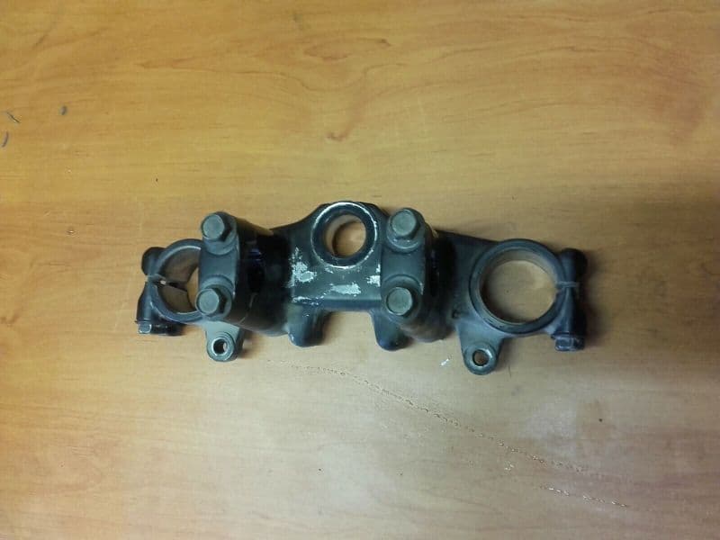 t te de fourche superieur avec pontets de guidon Yamaha 125 DT DTLC 1hr — photo 1/2
