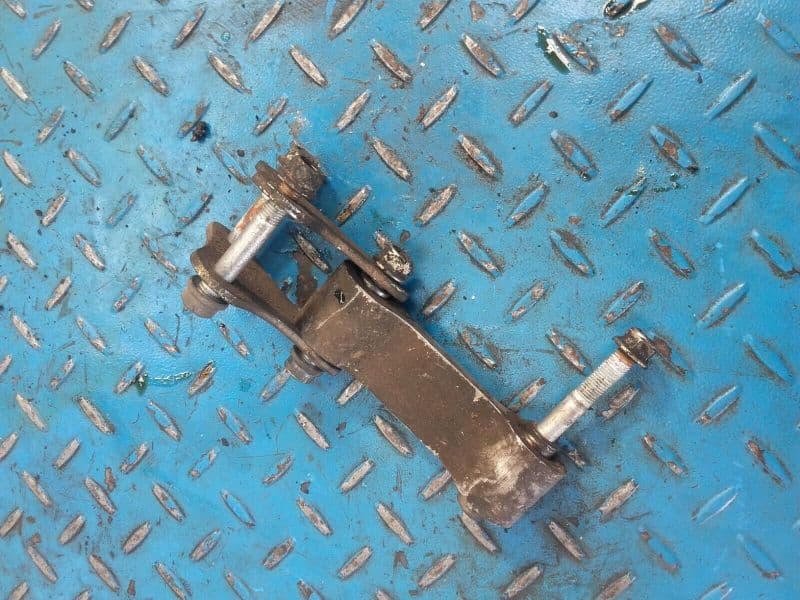 biellettes de suspension bielettes d’amortisseur Triumph Sprint RS 955 i 02-04 — photo 1/1