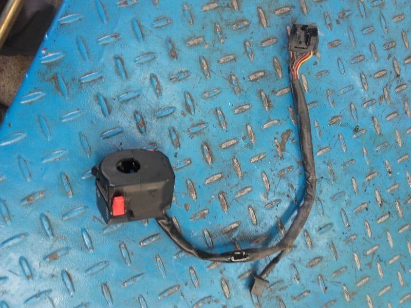 comodo commodo gauche Triumph Sprint RS 955 i 02-04 — photo 1/4