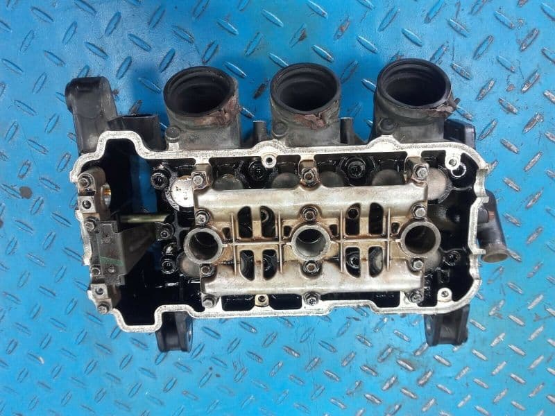 culasse Triumph Sprint RS 955 i 02-04 — photo 1/6