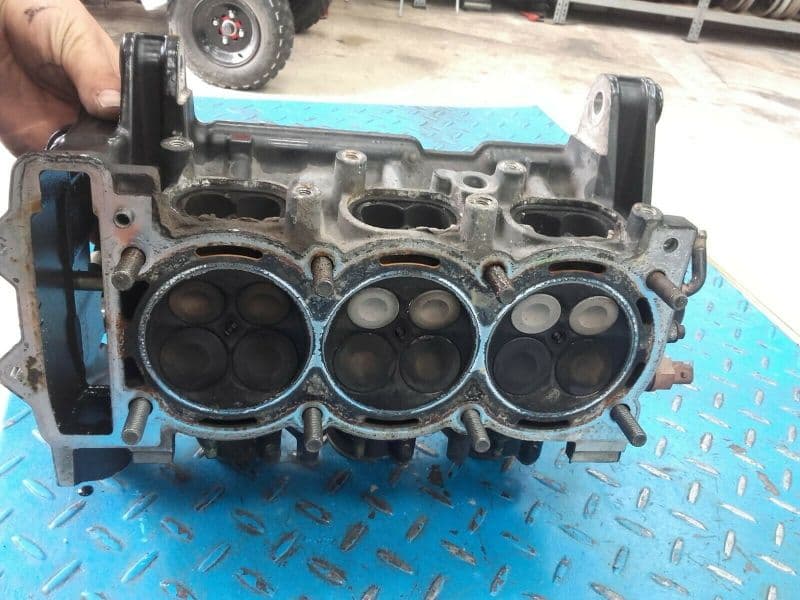 culasse Triumph Sprint RS 955 i 02-04 — photo 6/6