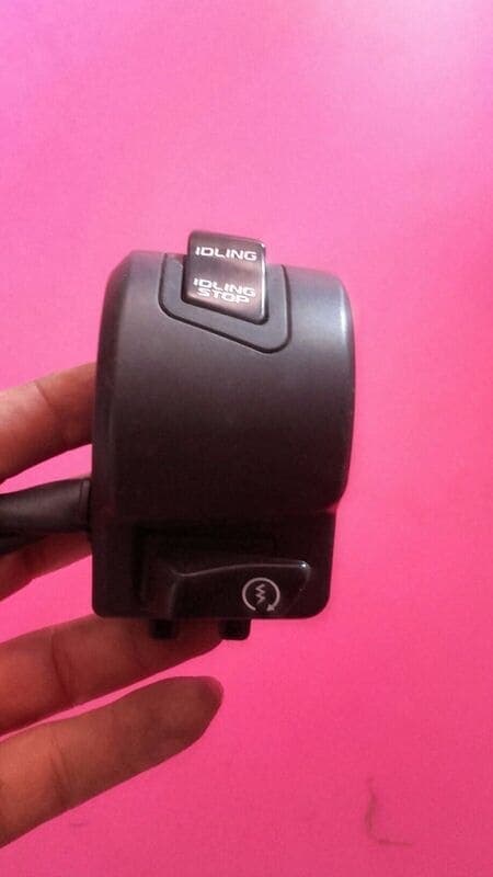 Commodo droit Honda 125 PCX MLHJF28A — photo 2/2