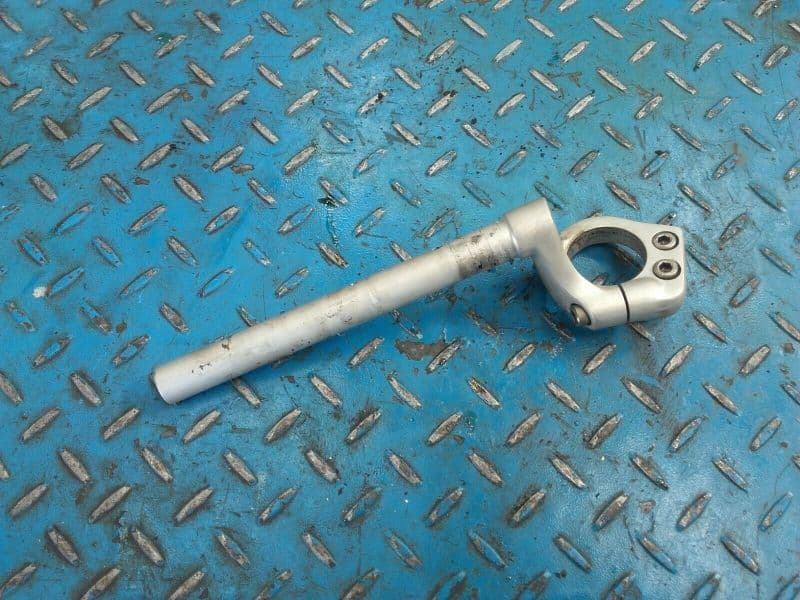 demi guidon gauche bracelet Triumph Sprint RS 955 i 02-04 — photo 1/1