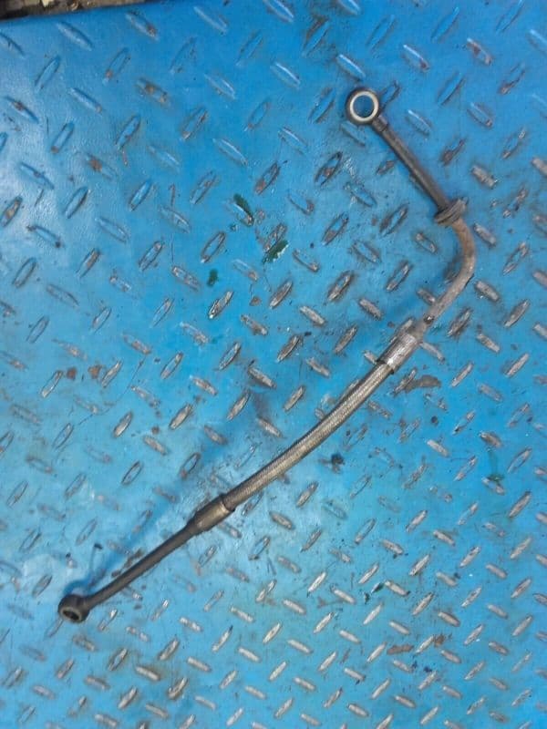 durite d’huile culasse moteur Triumph Sprint RS 955 i 02-04 — photo 1/1