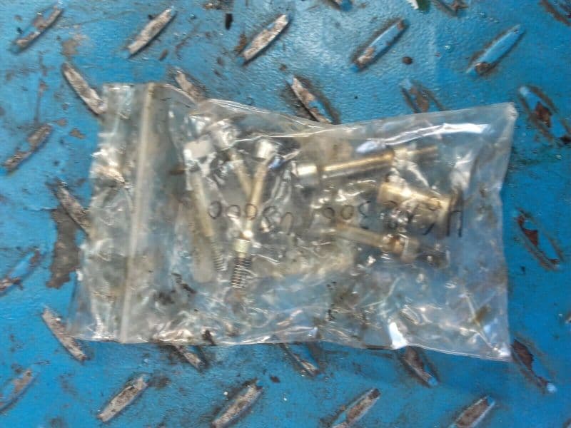 kit visserie vis de cache culbuteurs couvre culasse Triumph Sprint RS 955 i 02-04 — photo 1/1