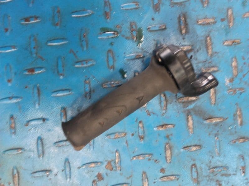 poignée d’accélérateur tube de gaz Triumph Sprint RS 955 i 02-04 — photo 1/1
