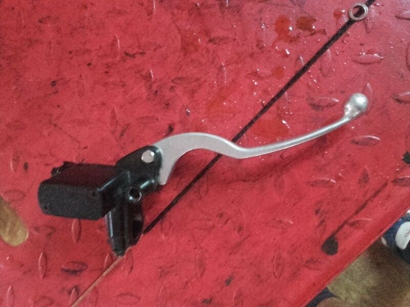 Maître cylindre de frein avant Honda 125 PCX MLHJF28A — photo 1/3