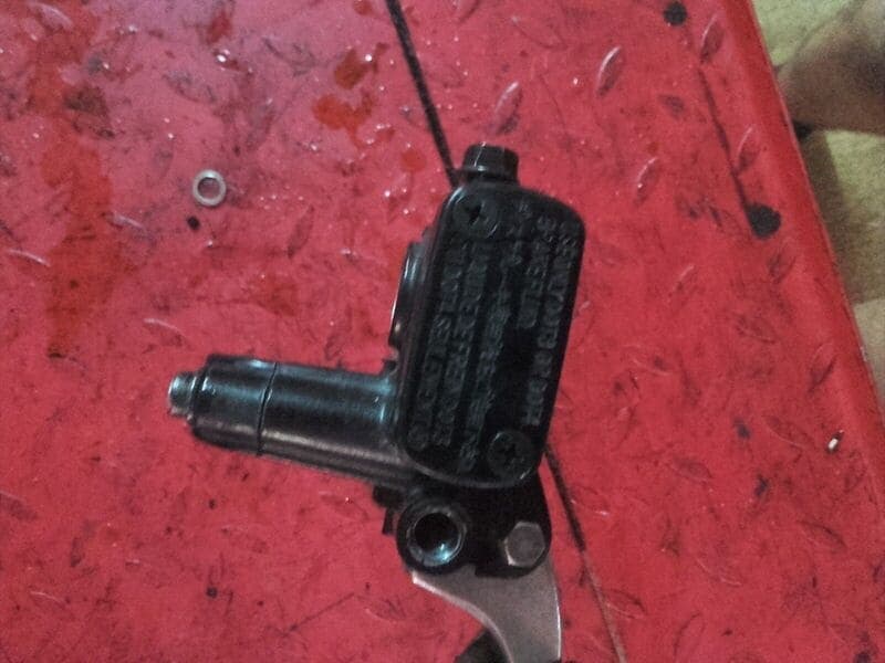 Maître cylindre de frein avant Honda 125 PCX MLHJF28A — photo 2/3