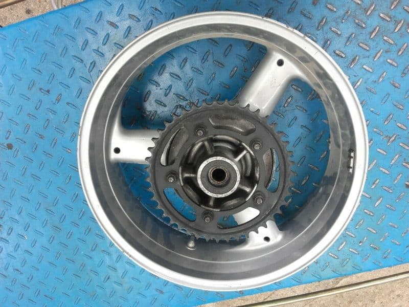 roue jante arrière Triumph Sprint RS 955 i 02-04 — photo 1/3
