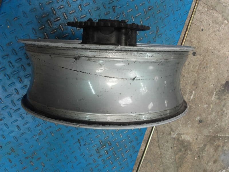 roue jante arrière Triumph Sprint RS 955 i 02-04 — photo 2/3
