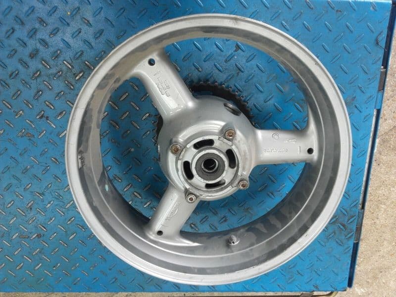 roue jante arrière Triumph Sprint RS 955 i 02-04 — photo 3/3