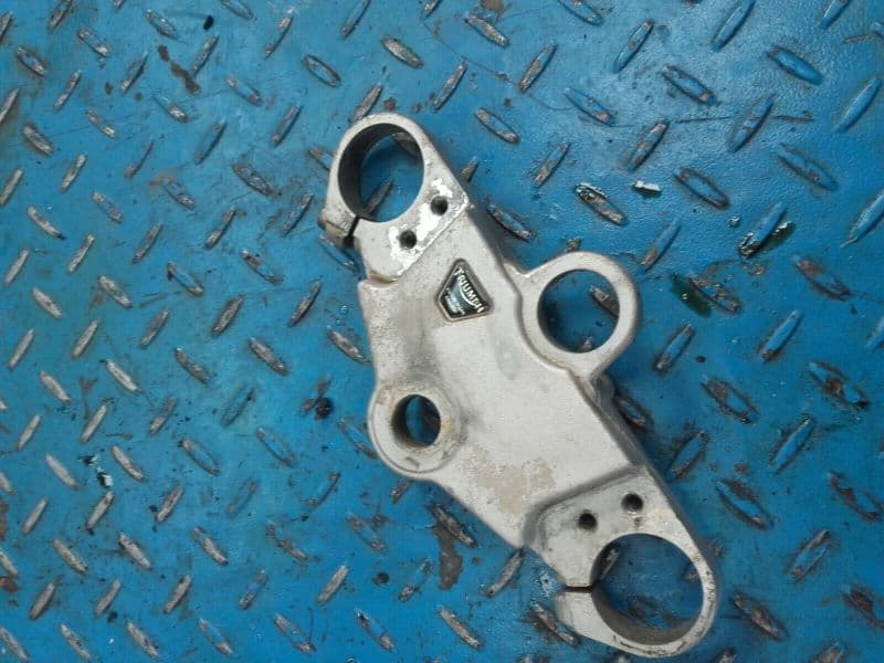 té de fourche supérieur Triumph Sprint RS 955 i 02-04 — photo 1/2