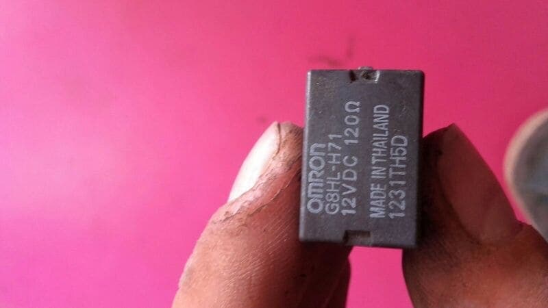 Relais d’allumage OMRON Honda 125 PCX MLHJF28A — photo 1/2