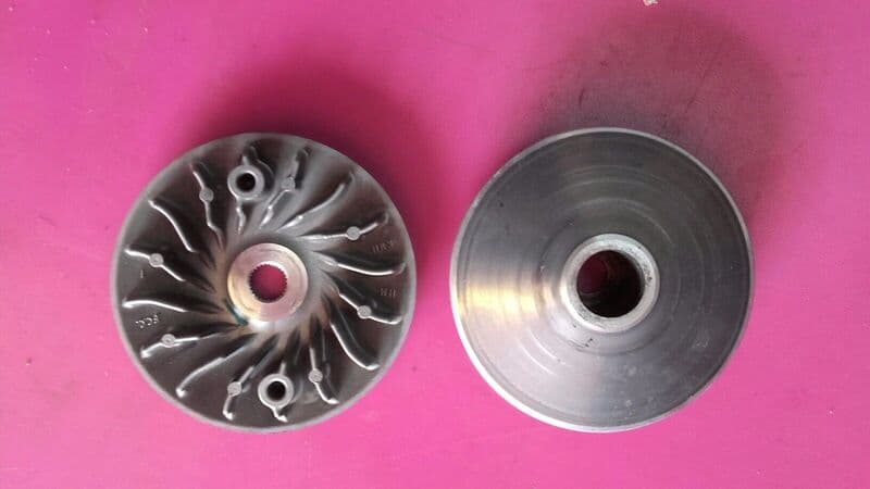 Variateur complet (poulie joue fixe, galets, …) Honda 125 PCX MLHJF28A — photo 2/2