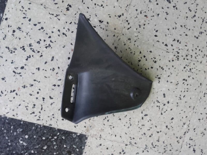 carenage cache plastique interieur avant gauche Triumph 1200 Trophy T345 — photo 2/2