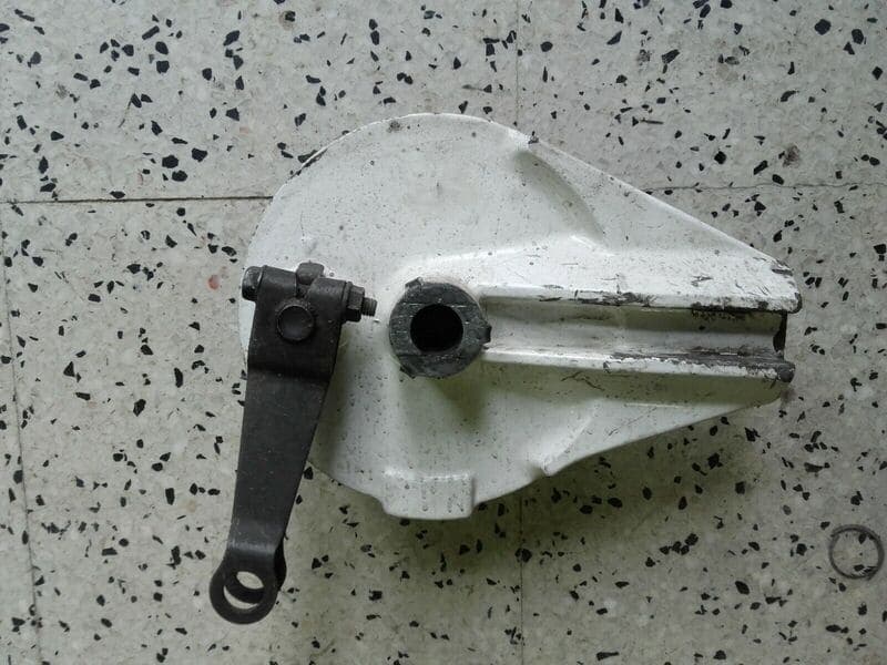 Flasque de tambour de frein arrière Honda 125 NSR tc01 — photo 1/2