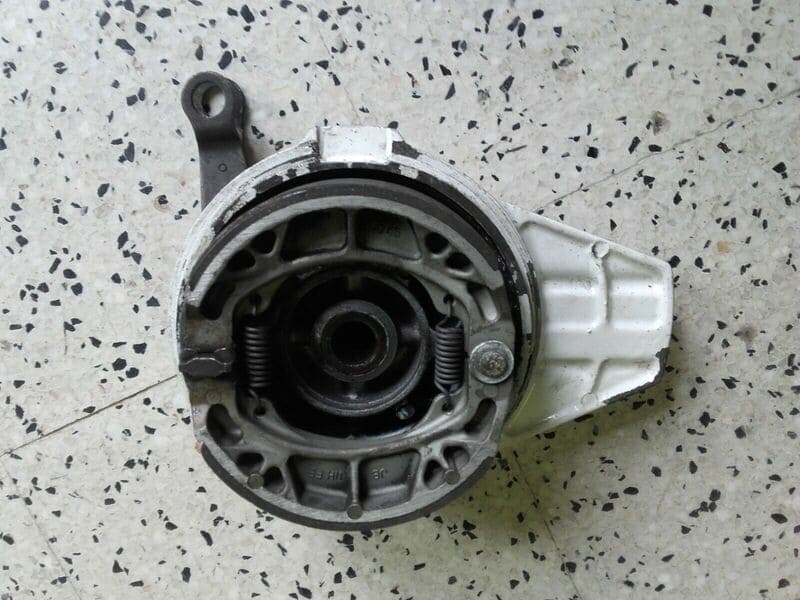 Flasque de tambour de frein arrière Honda 125 NSR tc01 — photo 2/2