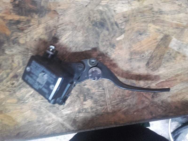 maitre cylindre de frein avant Kawasaki 500 GPZ 94-03 — photo 1/1