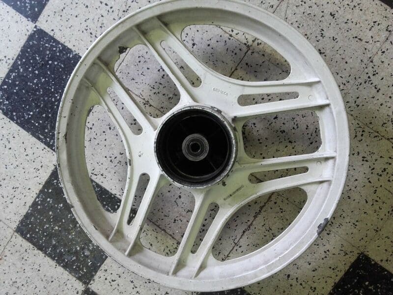 Roue jante arrière Honda 125 NSR tc01 — photo 1/3