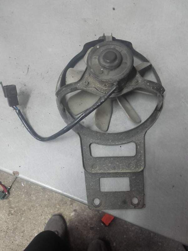 ventilateur de radiateur Kawasaki 500 GPZ 94-03 — photo 2/2