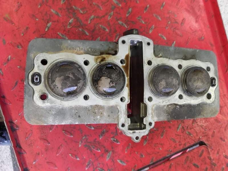 cylindres pistons Kawasaki 550 Zephyr ZR550B — photo 1/4