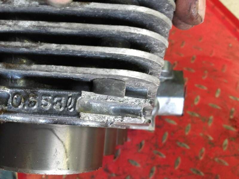 cylindres pistons Kawasaki 550 Zephyr ZR550B — photo 3/4