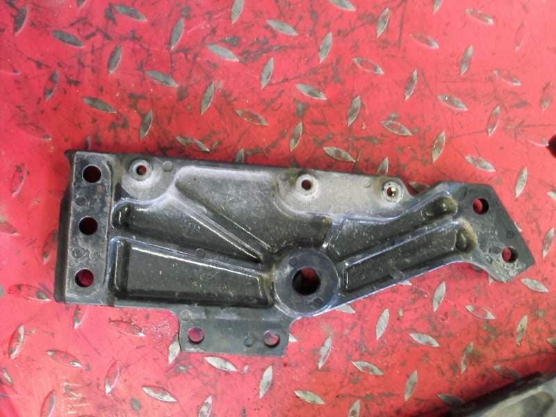 platine de cale pied avant droite Kawasaki 550 Zephyr ZR550B — photo 2/2