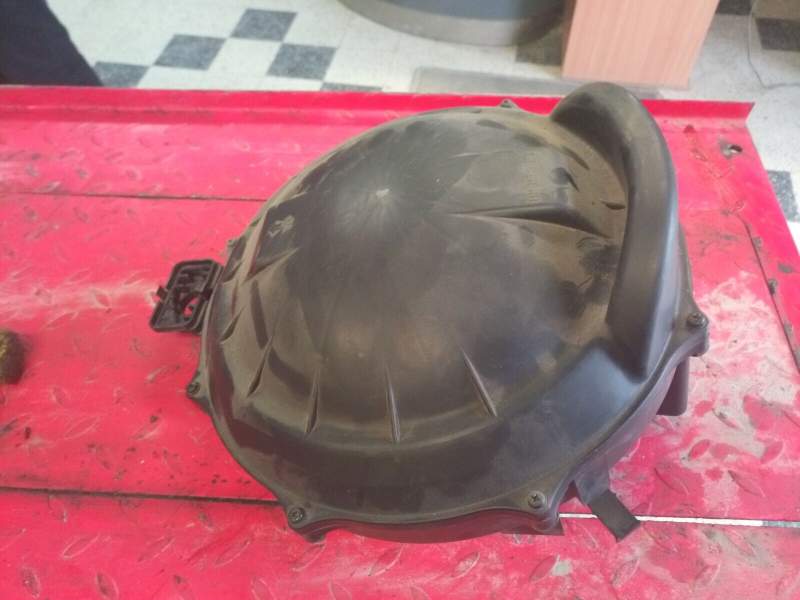 boite a air Honda 1100 ST Pan European SC26 — photo 1/2