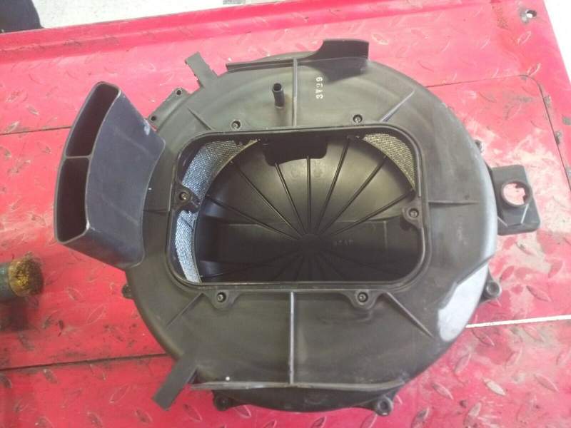 boite a air Honda 1100 ST Pan European SC26 — photo 2/2