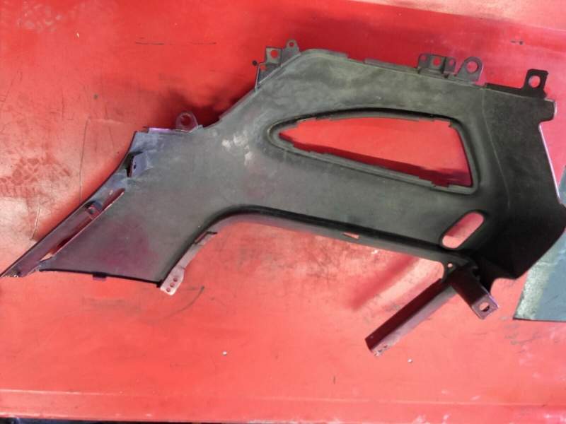 carenage lateral flanc avant gauche Honda 1100 ST Pan European SC26 — photo 2/2