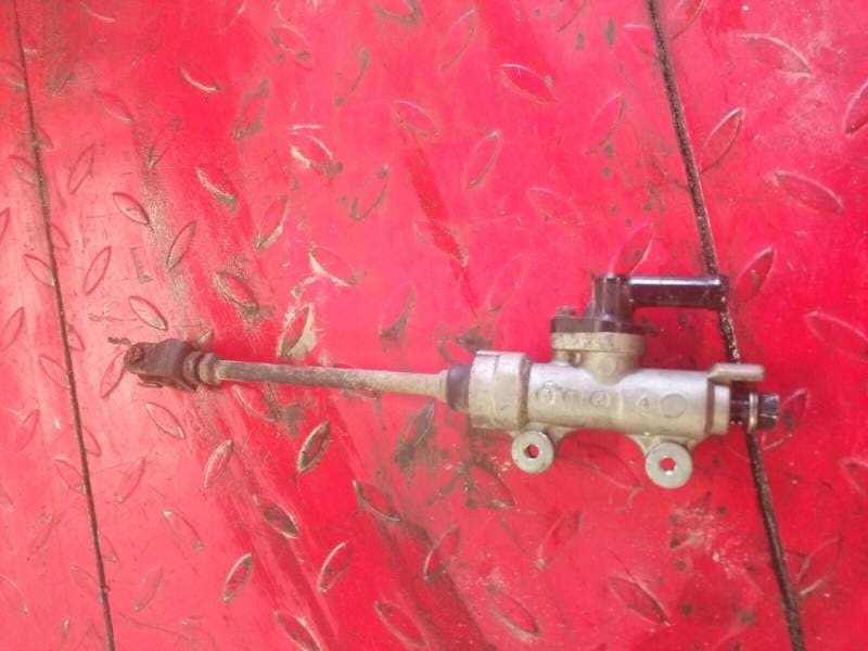 maitre cylindre de frein arriere Honda 1100 ST Pan European SC26 — photo 1/1