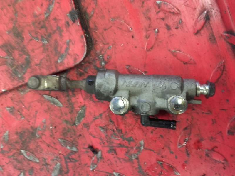 maitre cylindre de frein arriere Kawasaki 125 KMX 86-02 — photo 1/1